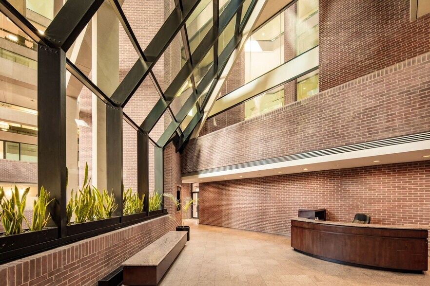 More Photos Of 1010 Wisconsin Ave NW, Washington Office For Lease