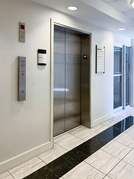 More Photos Of 12284 Warwick Blvd, Newport News Office For Lease