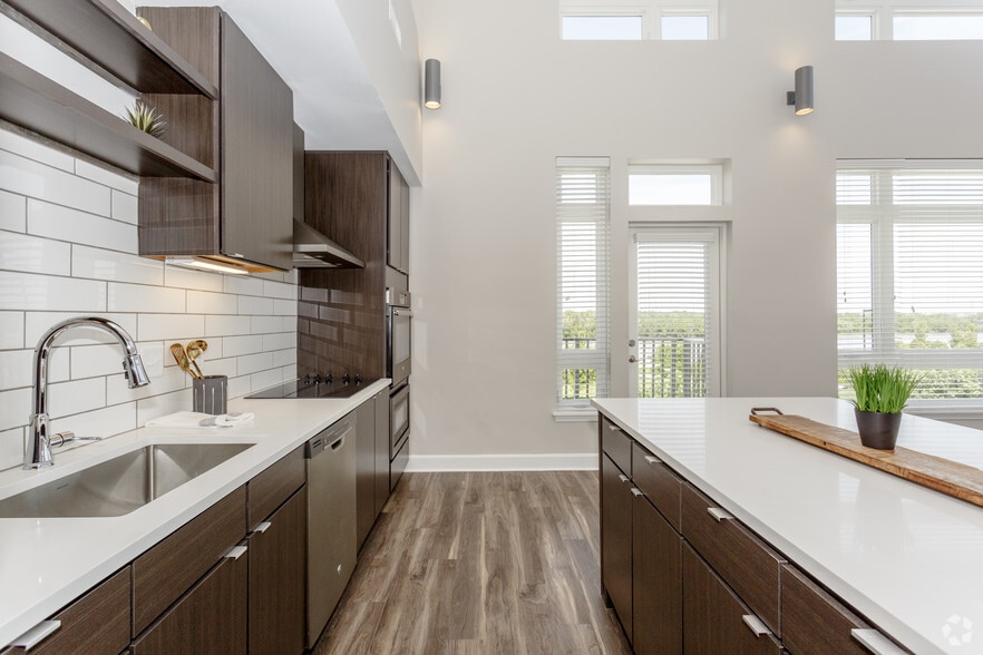 More Photos Of 1000 Berkley Pky, Kansas City Apartments For Sale