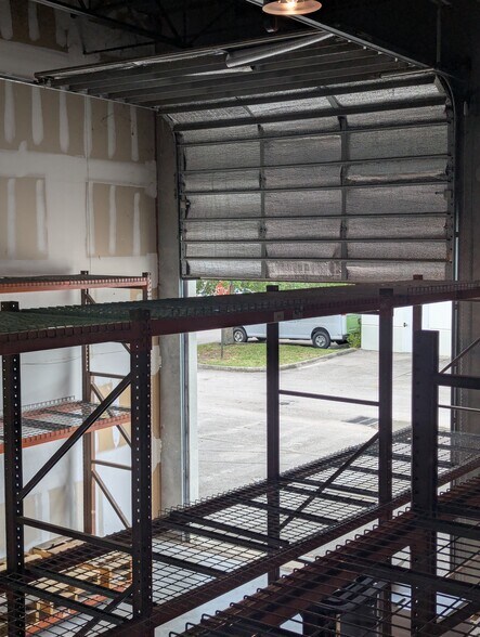 More Photos Of 585 NW Mercantile Pl, Port Saint Lucie Light Manufacturing For Sale