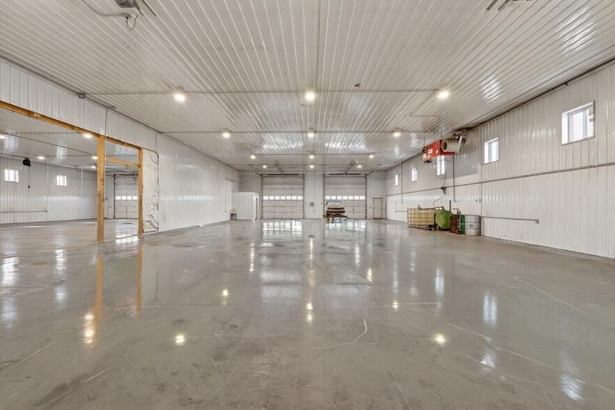 More Photos Of 8635 Sterling Heights Dr, Clarksville Industrial For Sale