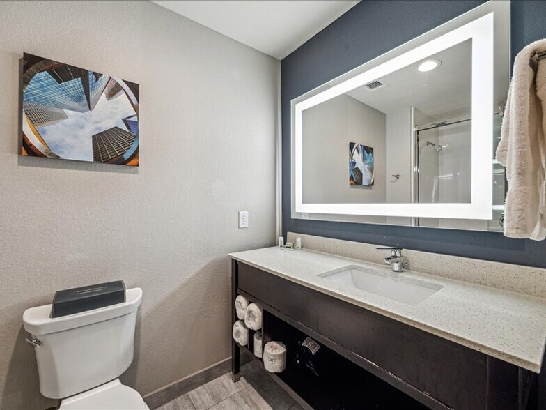 More Photos Of 21119 Interstate 45, Spring Hotel For Sale