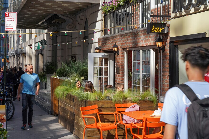 More Photos Of 330 W 58th St, New York Apartments For Lease