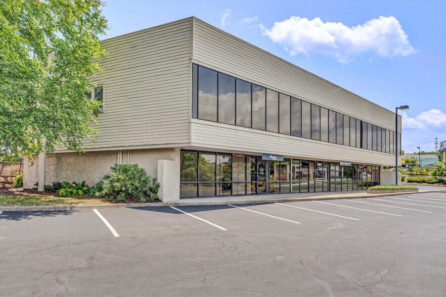 More Photos Of 3922 Electric Rd, Roanoke Office For Lease