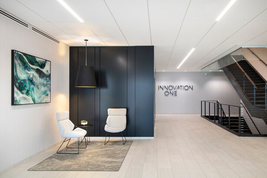 More Photos Of 1401 Discovery Pky, Milwaukee Office For Lease