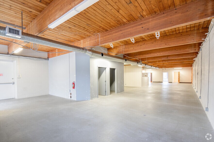 More Photos Of 12 3rd Ave E, Vancouver Warehouse For Lease