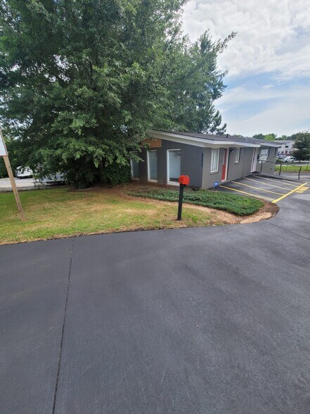 More Photos Of 6463 Church St, Riverdale Office For Sale