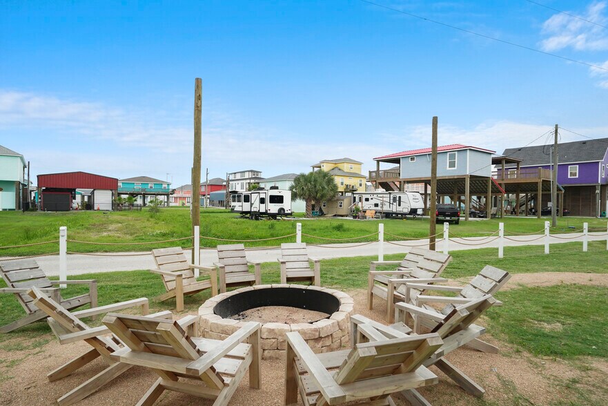 More Photos Of 1845 Oleander, Crystal Beach Trailer Camper Park For Sale