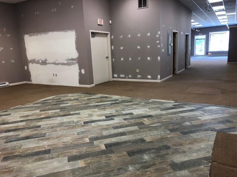 More Photos Of 235 N Greenbush Rd, Troy Unknown For Lease