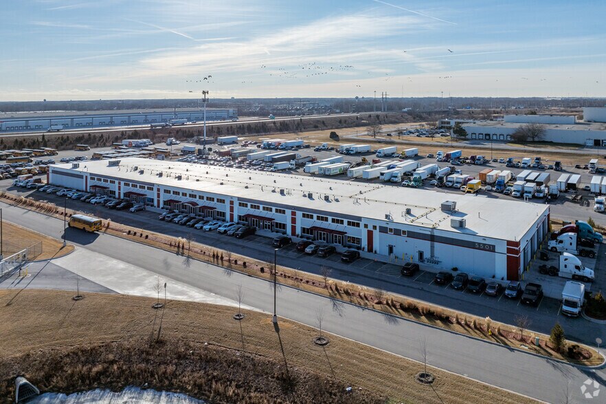 More Photos Of 21701 Central Ave, Matteson Parking Lot For Lease