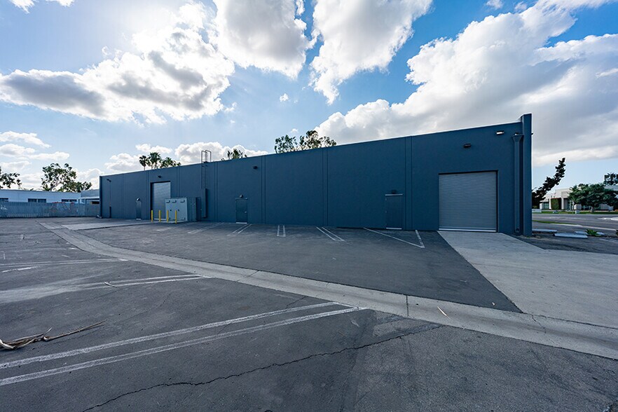 More Photos Of 1641 Reynolds Ave, Irvine Warehouse For Lease