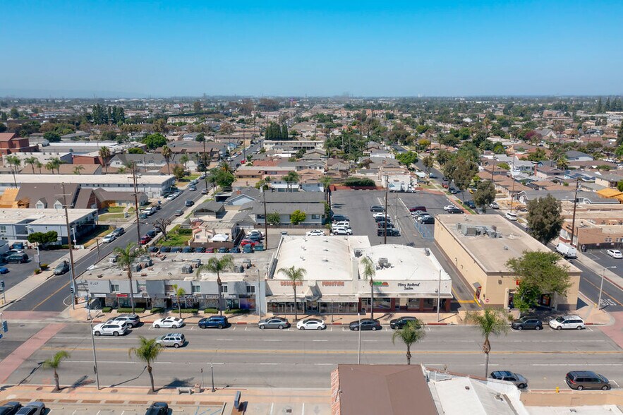 More Photos Of 17041-17047 Bellflower Blvd, Bellflower Storefront Retail Residential For Sale