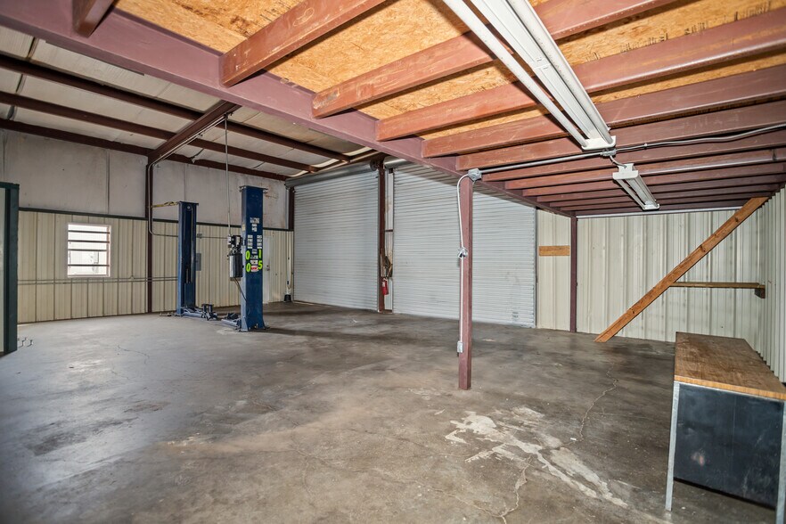 More Photos Of 1504 E Loop 304, Crockett Office For Sale