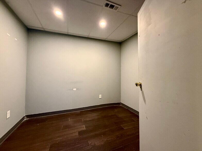 More Photos Of 507 Tripoli St, Pittsburgh Warehouse For Sale