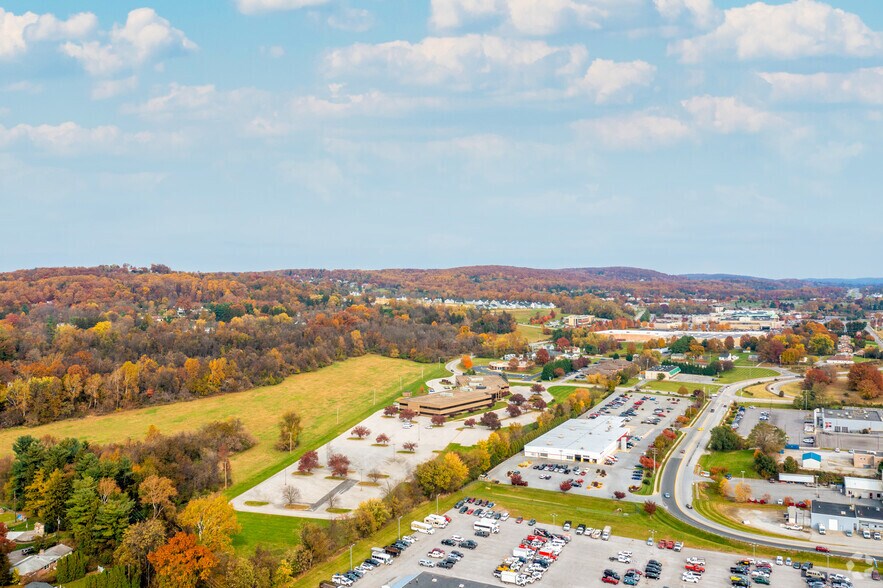 More Photos Of 2401 Pleasant Valley Rd, York Office For Lease
