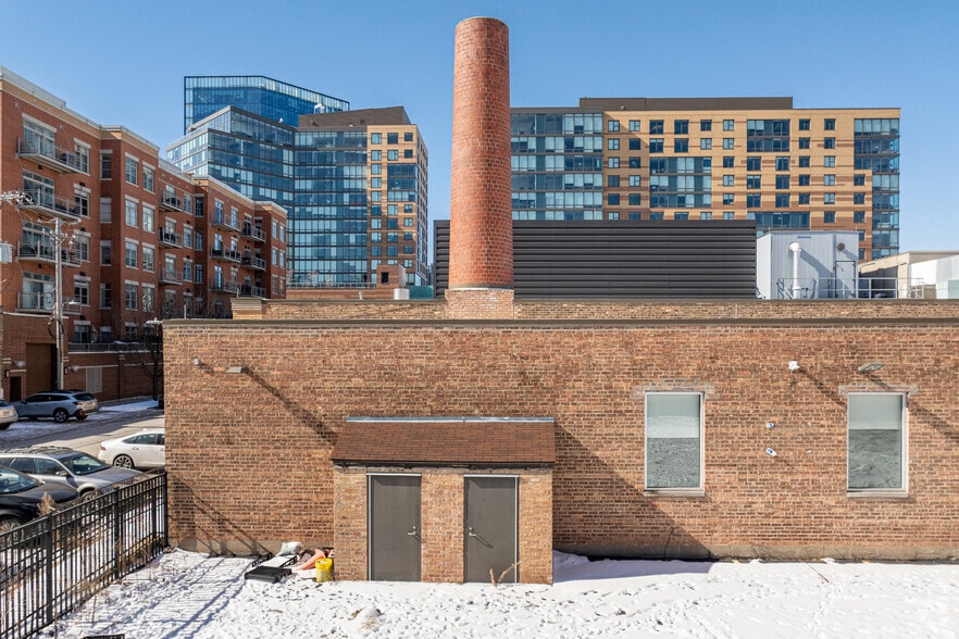 More Photos Of 965 W Chicago Ave, Chicago Flex For Sale