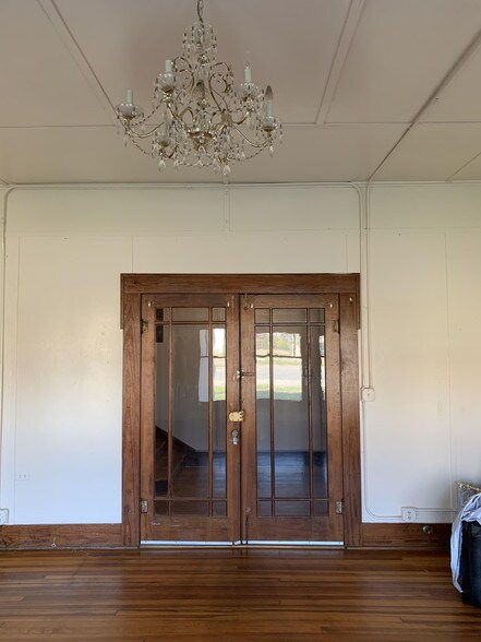 More Photos Of 158 E Colorado St, La Grange Apartments For Sale