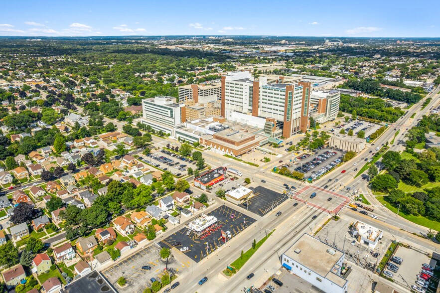 More Photos Of 2725-2735 W Oklahoma Ave, Milwaukee Freestanding For Sale