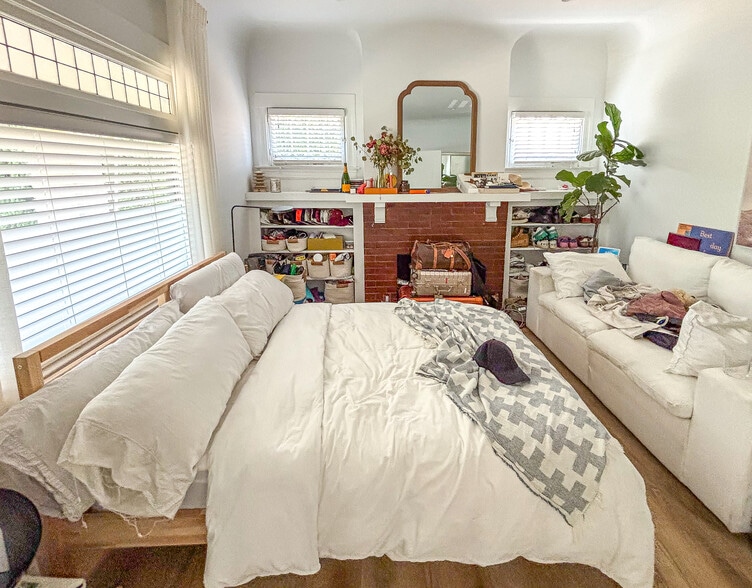 More Photos Of 2127 Portland St, Los Angeles Healthcare For Sale
