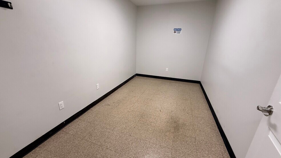 More Photos Of 1648 E 14th St, Brooklyn Medical For Lease