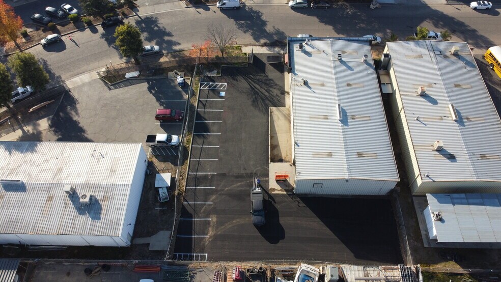 More Photos Of 5592 W San Madele Ave, Fresno Warehouse For Lease