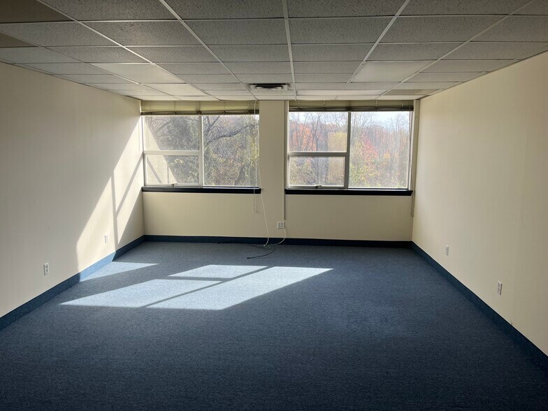 More Photos Of 914 Mount Kemble Ave, Morristown Office For Lease