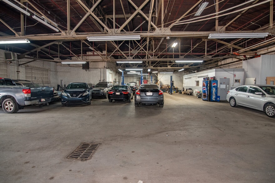More Photos Of 4128 Hayward Ave, Baltimore Warehouse For Sale