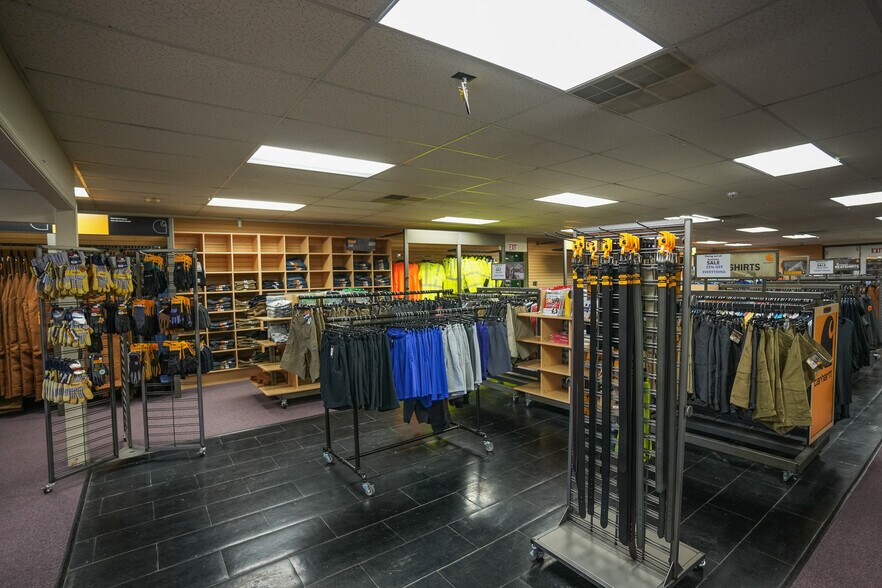 More Photos Of 418 Delaware Ave, Palmerton Storefront For Sale
