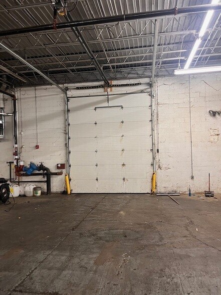 More Photos Of 19200 Cranwood Pky, Warrensville Heights Warehouse For Lease