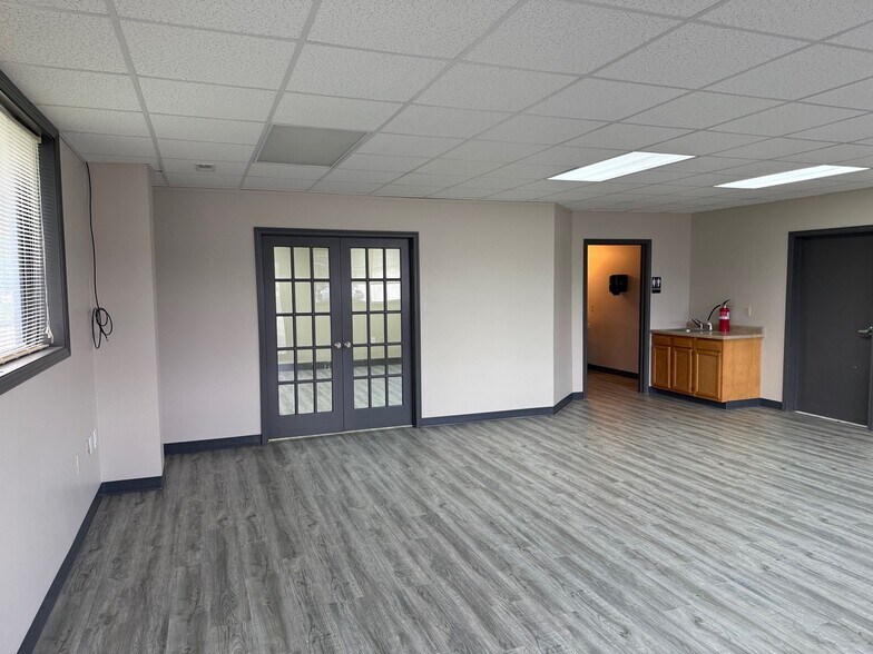 More Photos Of 950 S Marr Rd, Columbus Warehouse For Lease