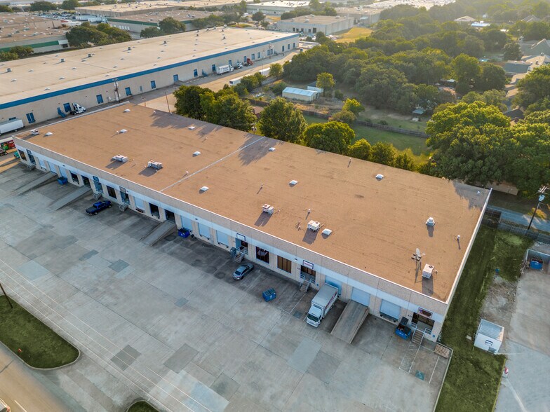 More Photos Of 1922-1938 N Great Southwest Pky, Grand Prairie Distribution For Lease