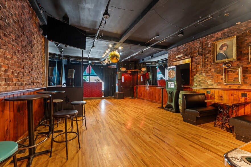 More Photos Of , Utica Unknown For Sale