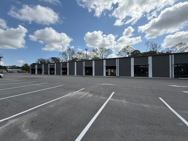 More Photos Of 5660 Rivers Ave, North Charleston Storefront For Lease