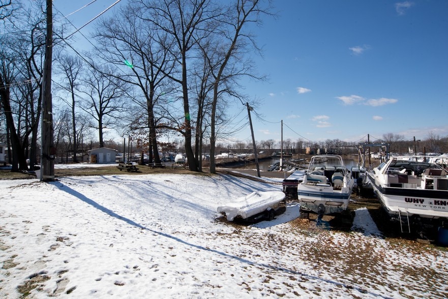 More Photos Of 400 Main Ave, Croydon Marina For Sale