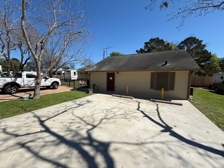 More Photos Of 19615 FM 2920 Rd, Tomball Multifamily For Sale