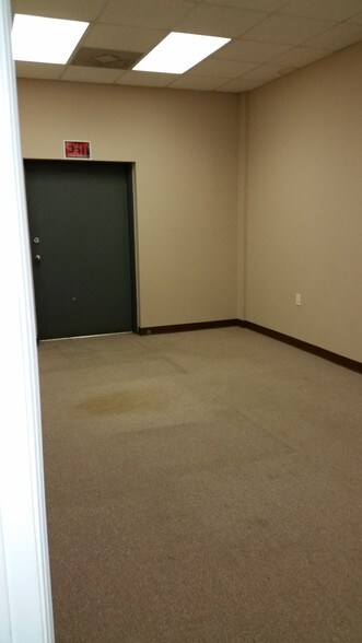 More Photos Of 4582 Cumberland Rd, Fayetteville Freestanding For Lease