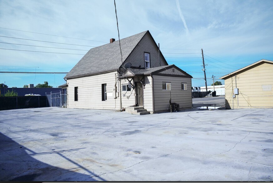 More Photos Of 575 E 49th Ave, Denver Warehouse For Lease