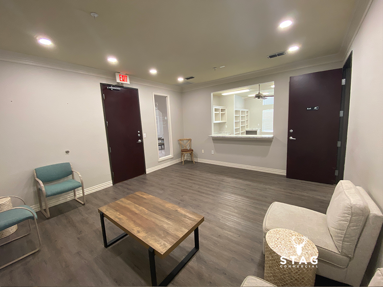 More Photos Of 3327 Colorado Blvd, Denton Medical For Lease