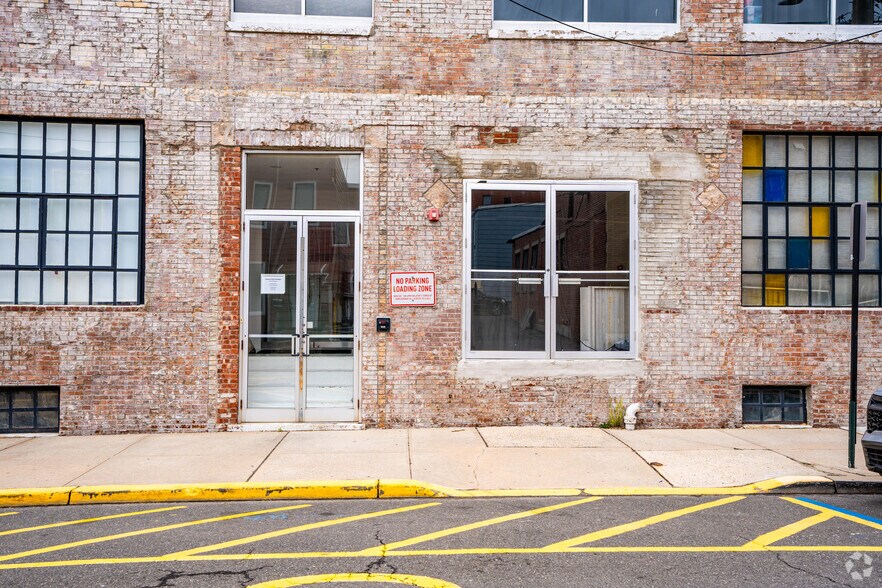 More Photos Of 216-220 19th St, Union City Industrial For Sale