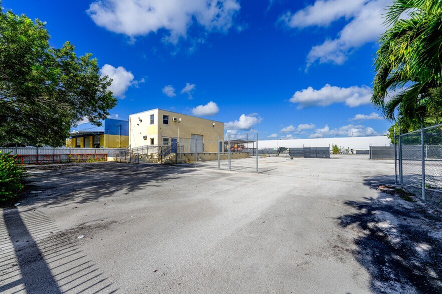 More Photos Of 23600 SW 132 Ave, Homestead Service For Lease