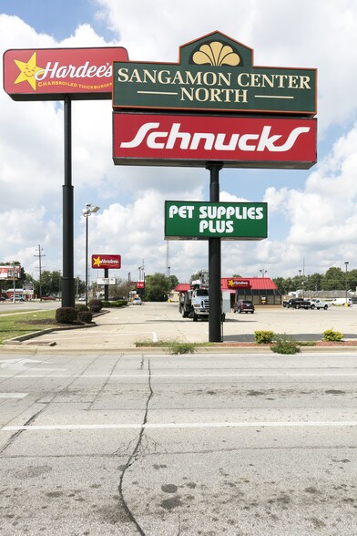 More Photos Of 1895 E Sangamon Ave, Springfield Unknown For Lease