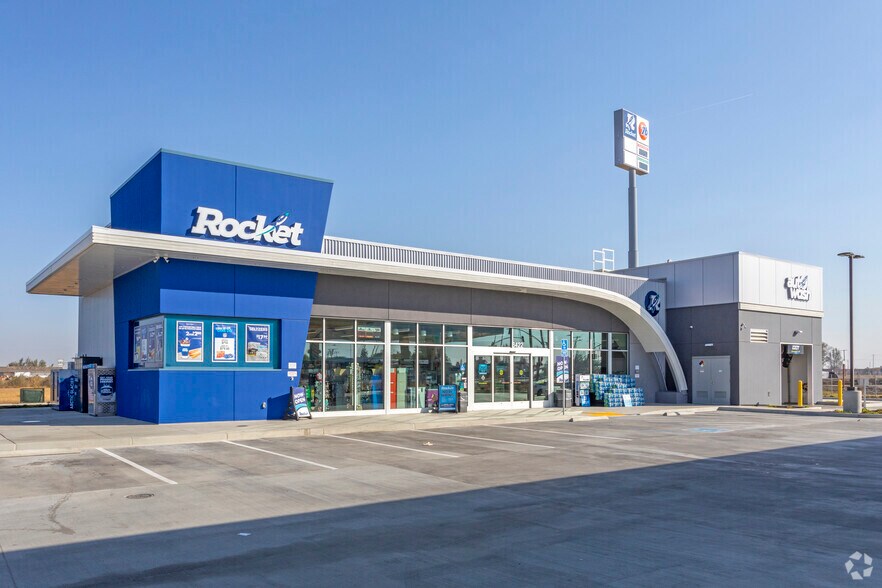 More Photos Of 6422 Betty Dr., Visalia Convenience Store For Sale