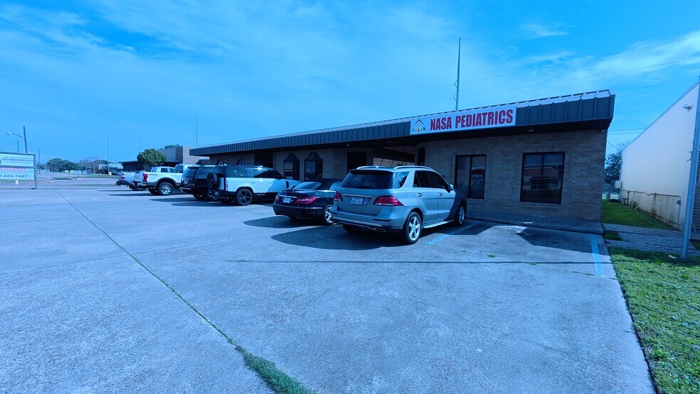 More Photos Of 926 14th St N, Texas City Medical For Sale