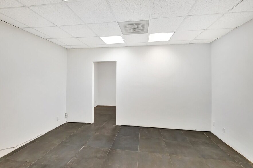 More Photos Of 925 W Broward Blvd, Fort Lauderdale Auto Dealership For Lease