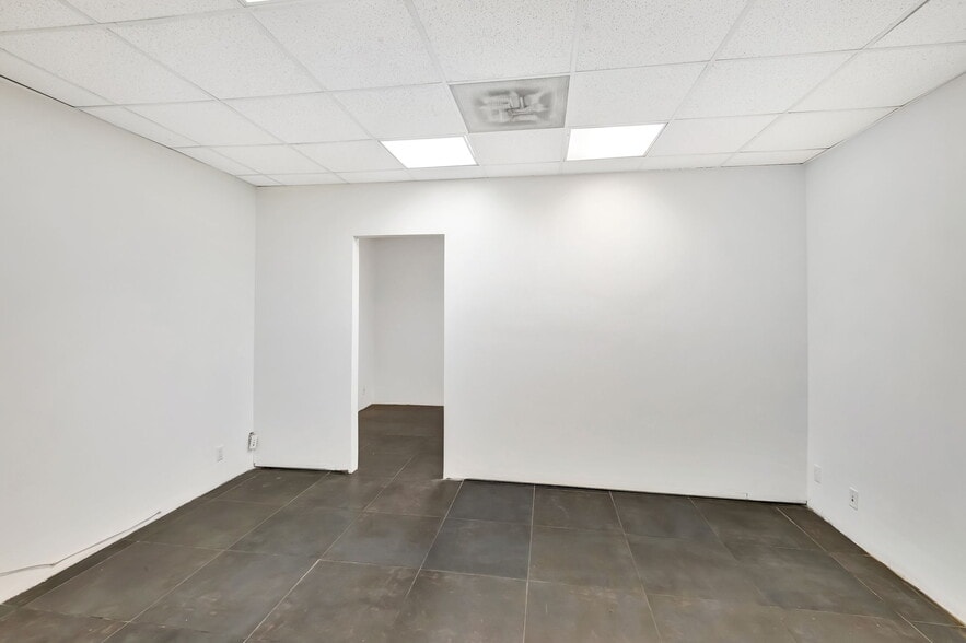 More Photos Of 925 W Broward Blvd, Fort Lauderdale Auto Dealership For Sale