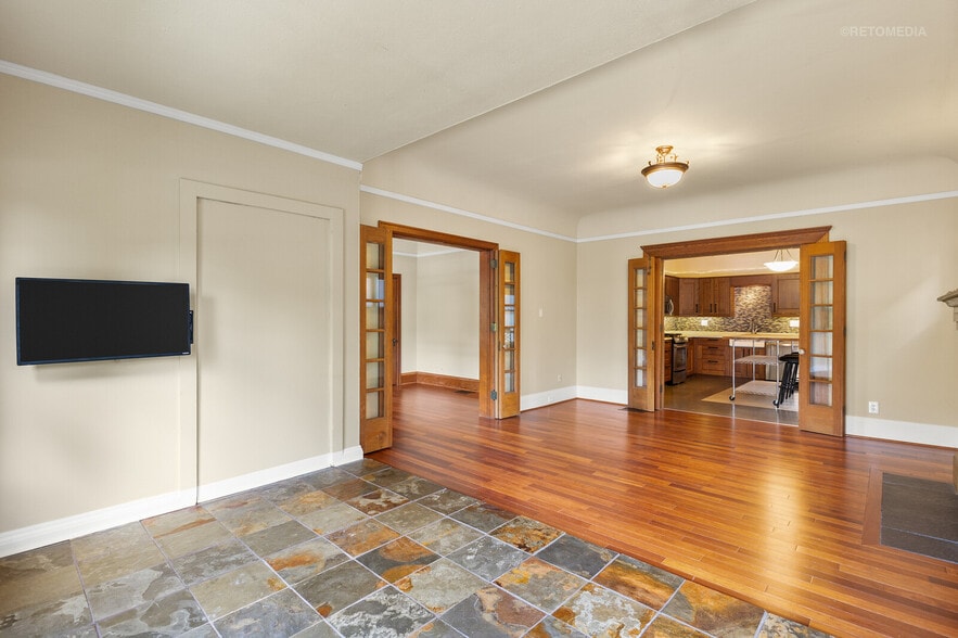 More Photos Of 2222 NW Irving St, Portland Apartments For Sale