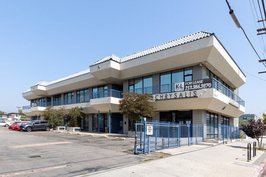 More Photos Of 13545-13557 Van Nuys Blvd, Pacoima Unknown For Lease