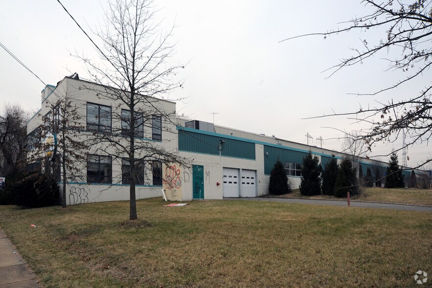 More Photos Of 745 Joyce Kilmer Ave, New Brunswick Warehouse For Sale