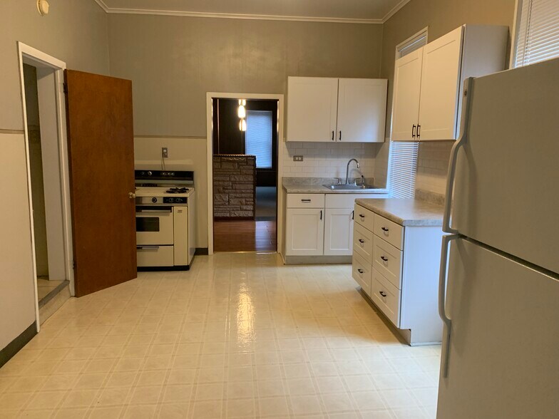 More Photos Of 2058 W 22nd Pl, Chicago Apartments For Sale