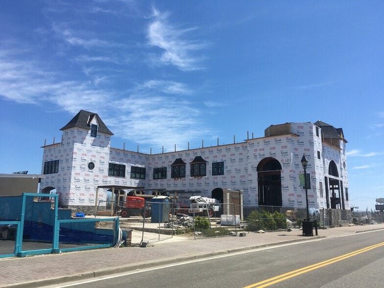 More Photos Of 377 Woodcleft Ave, Freeport Storefront Retail Residential For Sale